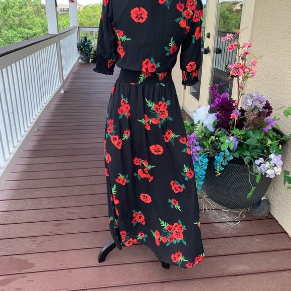 Express‎ Black Floral Maxi Dress - Picture 4 of 9